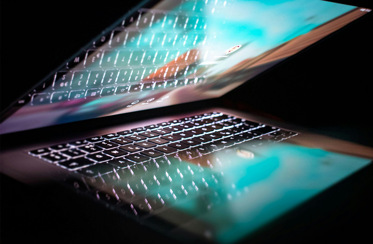 Datensicherheit: Laptop aufgeklappt